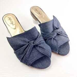 Soft Style Slides Women's Size 7.5 Denim Bow Flat Sandals Comfortable and Chic